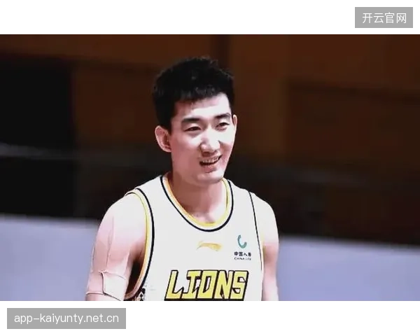 辽宁男篮加强团队协作，全场失误控制合理
